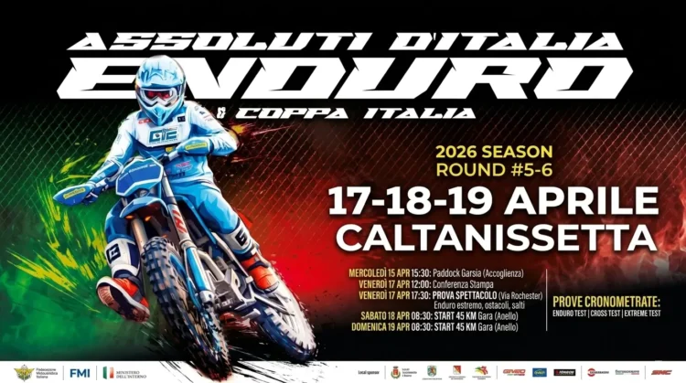 Pilota di motocross impegnato in una prova estrema durante gli Assoluti d’Italia Enduro a Caltanissetta.
