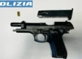 Pistola calibro 7.65 sequestrata dalla Polizia di Stato durante un arresto per possesso di arma a Vittoria
