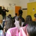 Alunni dell'Istituto Puglisi di Acate durante una lezione pratica con la Polizia di Stato