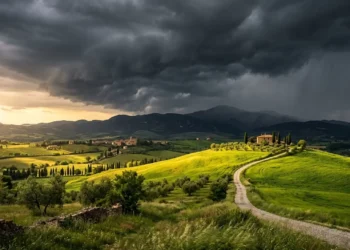 Nubi temporalesche in arrivo sull'Italia settentrionale secondo le ultime previsioni meteo.
