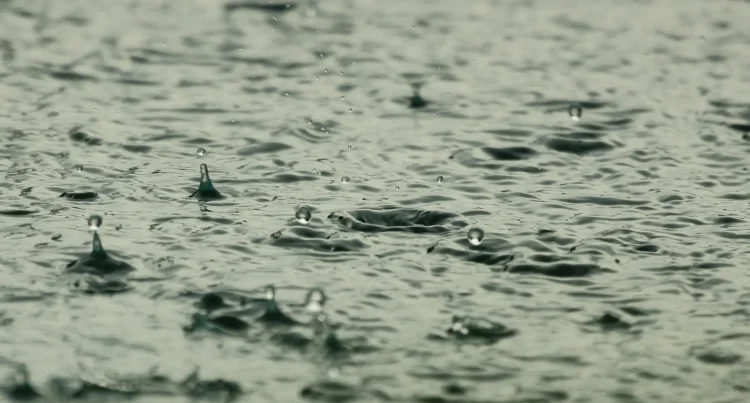 nuvole temporalesche e sprazzi di sole