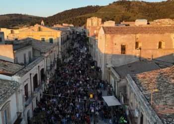 Celebrazioni del Primo Maggio a Chiaramonte Gulfi con installazioni e musica