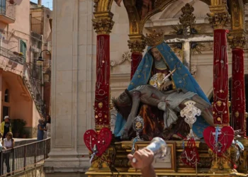 Processione solenne della Madonna Addolorata tra le vie di Monterosso Almo