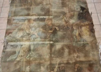 Dettaglio di opere d'arte sacra in fase di restauro a Ispica