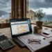 Documenti fiscali e calcolatrice su una scrivania per la rottamazione quinquies 2026