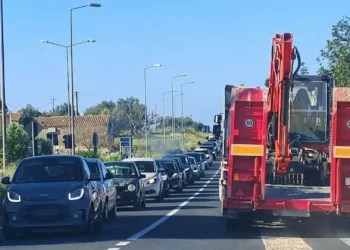 Cantiere e code di auto sulla strada provinciale 25 Ragusa-Marina di Ragusa