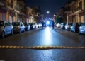 Carabinieri al lavoro di notte sul luogo della rissa in cui un uomo è stato ucciso a Marina di Acate