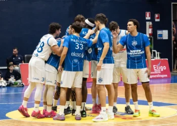 Giocatore della Virtus Ragusa in azione durante la gara contro Rende