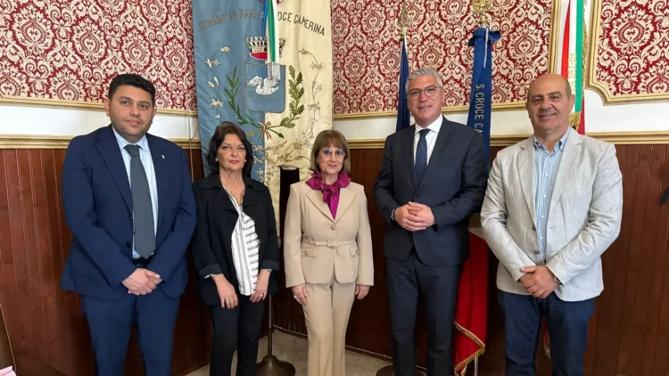 Il Prefetto di Ragusa Tania Giallongo incontra il sindaco di Santa Croce Camerina nel palazzo municipale