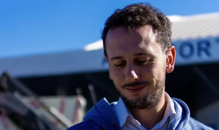 Lavori di manutenzione stradale a Ragusa con asfaltatura in corso