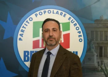 Veduta esterna di Palazzo Iacono, sede del Comune di Vittoria, in una giornata di sole