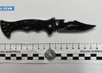 aeroporto Comiso controlli Polizia di Stato sequestro coltello 2026