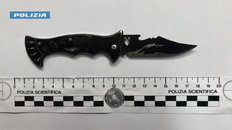 aeroporto Comiso controlli Polizia di Stato sequestro coltello 2026