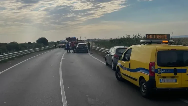 Incidente sulla SS417 a Belpasso con traffico a senso unico alternato