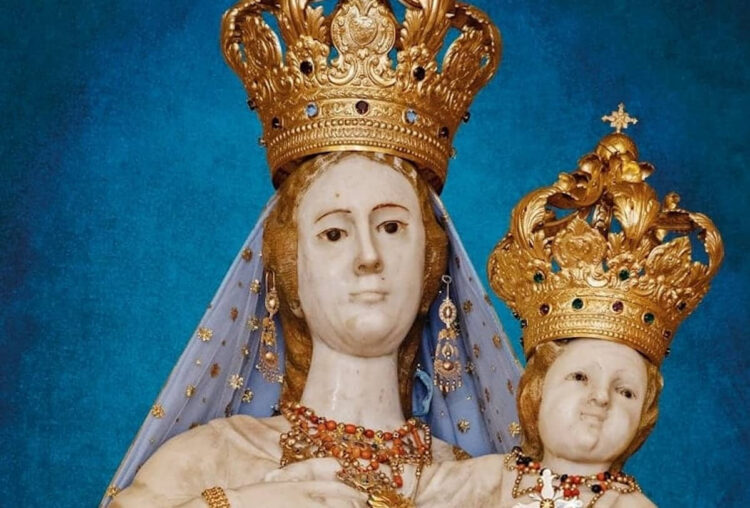 Processione religiosa a Chiaramonte Gulfi per la festa Madonna delle Grazie