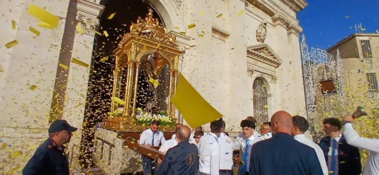 Comiso Addolorata festa processione nel centro storico di Comiso