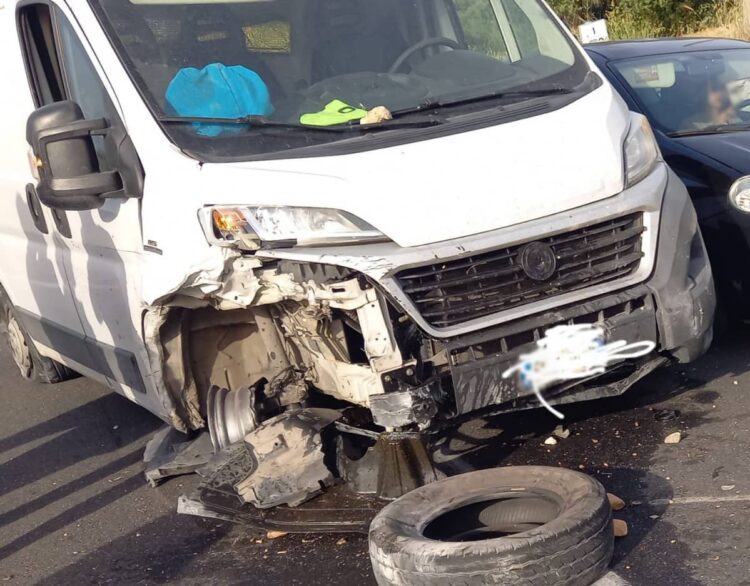Comiso incidente strada con traffico deviato vicino alla Tenuta Margitello