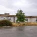 Area esterna ospedale Regina Margherita di Comiso con vegetazione incolta
