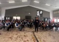 Giovani musicisti durante la premiazione del concorso musicale a Comiso, istituto Giovanni Verga