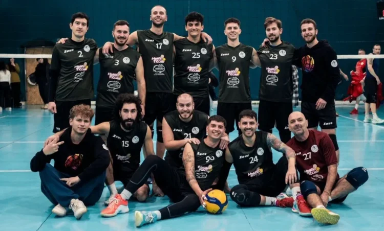Formazione maschile Dike Pallavolo Modica in palestra prima della fase regionale CSI