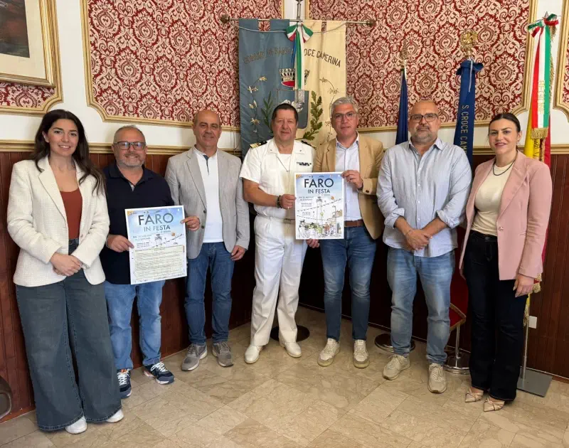 La presentazione di "Faro in Festa 2026" nella sala consiliare del Comune di Santa Croce Camerina con il sindaco Dimartino e le autorità locali