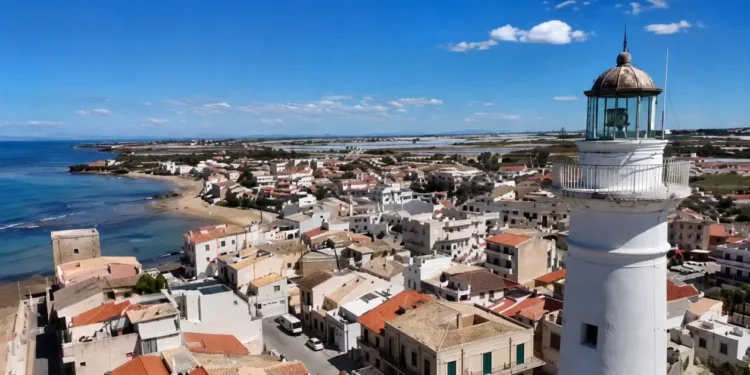 Faro Scalambri a Punta Secca, immagine illustrativa della terza edizione di Faro in Festa 2026