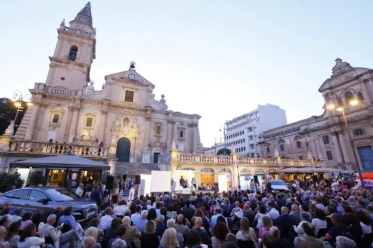 festival A tutto volume a Ragusa palco evento letterario giugno 2026