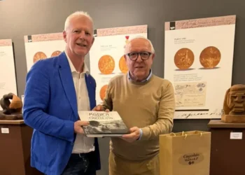 Generale Francesco Mattana e Nino Scivoletto al Museo del Cioccolato di Modica