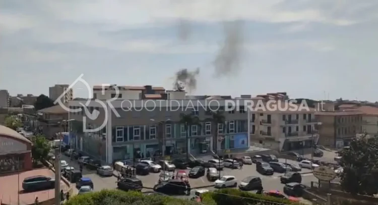 Vigili del Fuoco in intervento per principio di incendio a Modica sulla Sorda-Sampieri