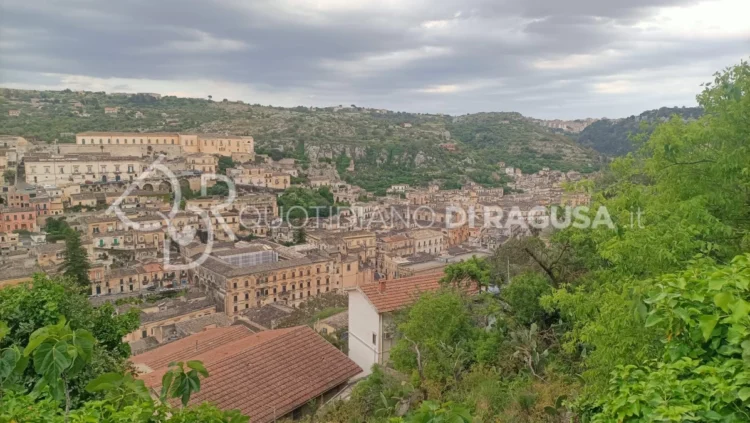 Cantiere del tratto autostradale Siracusa-Gela nel territorio di Modica