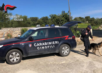 Controlli antidroga a Ispica dei Carabinieri durante operazione contro lo spaccio