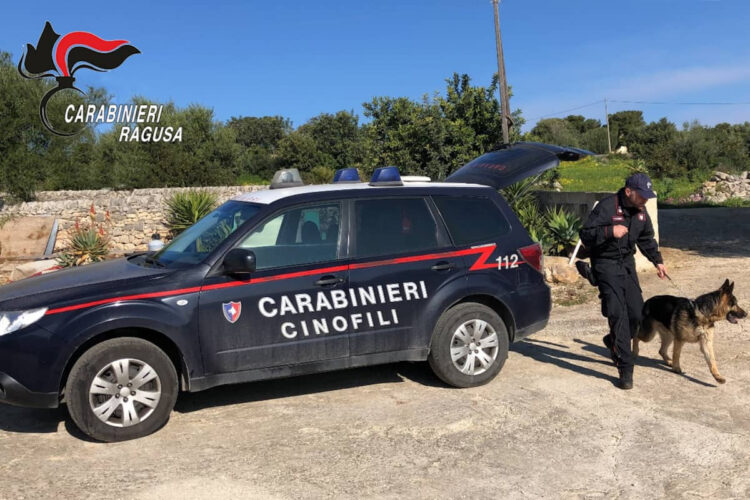 Controlli antidroga a Ispica dei Carabinieri durante operazione contro lo spaccio
