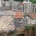 Lamiere cadute in strada in via Assì nel centro storico di Modica