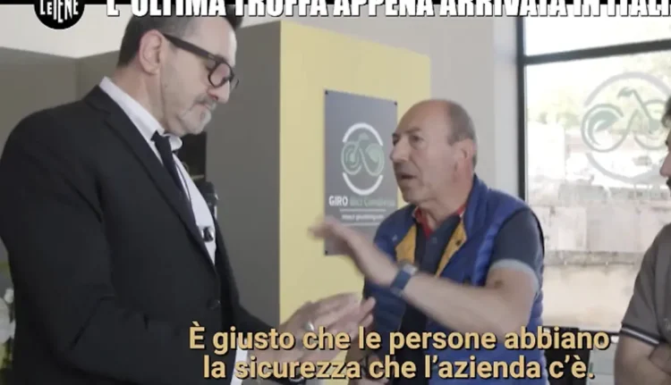 La troupe de Le Iene durante un servizio investigativo a Ragusa