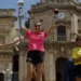 Gruppo di podisti alla partenza della Liberty Run a Piazza del Popolo a Vittoria