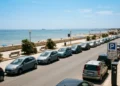 Auto parcheggiate sul Lungomare Andrea Doria a Marina di Ragusa