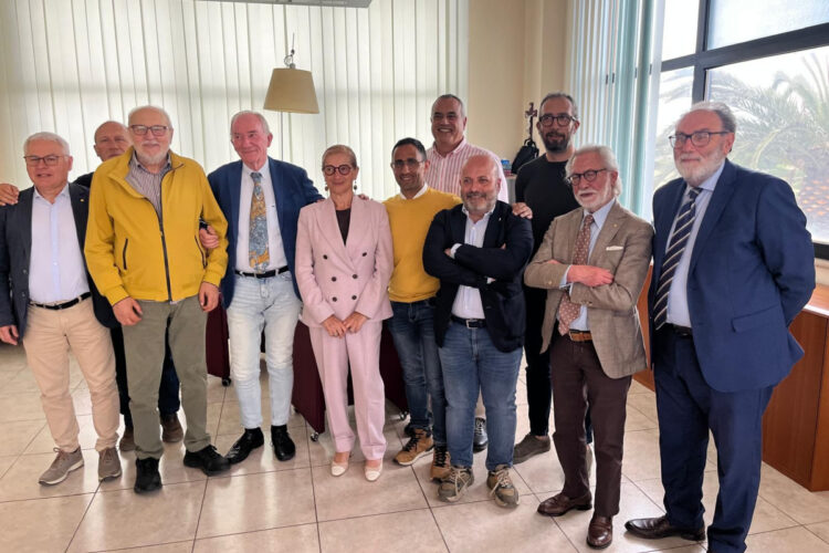 Nuovo consiglio di amministrazione Modica Commerfidi durante una riunione istituzionale