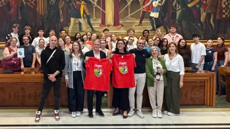 Studenti Erasmus belgi e modicani nell’Aula consiliare del Comune di Modica