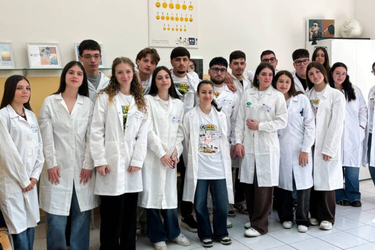Modica gara ottica 2026 studenti laboratorio scuola Grimaldi