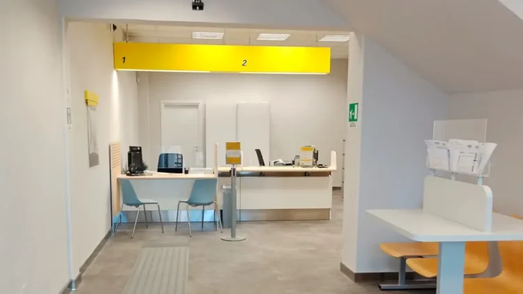 Ufficio postale Polis di Monterosso Almo dopo i lavori di ristrutturazione