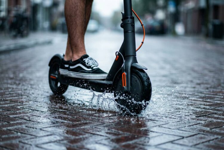 Monopattini elettrici, obbligo di targa: multe fino a 400 euro