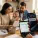 Schermata smartphone con notifica di pagamento Inps per Assegno unico maggio 2026 su sfondo familiare