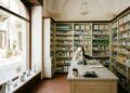Interno di una farmacia a Palermo, luogo di accoglienza per vittime di violenza di genere nel Progetto Mimosa