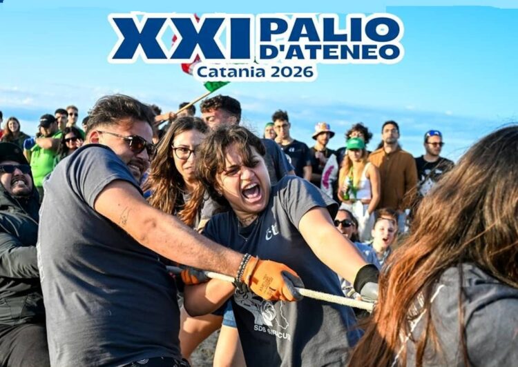 Studenti in sfilata per il Palio d’Ateneo 2026 a Catania in via Etnea