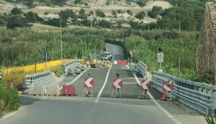 Cantiere del ponte Ippari a Vittoria vicino via della Fratellanza