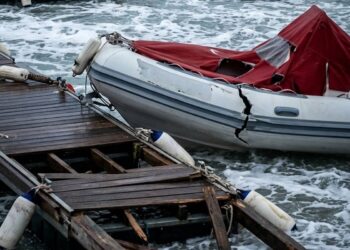 Pontile danneggiato dal marrobbio al porto piccolo di Pozzallo, maggio 2026