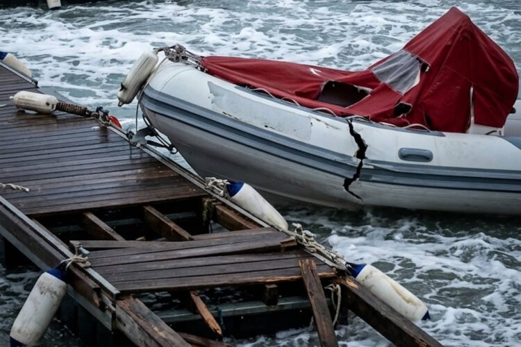 Pontile danneggiato dal marrobbio al porto piccolo di Pozzallo, maggio 2026
