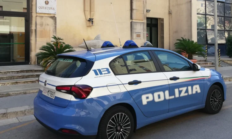 Polizia di Stato a Ragusa accompagna un 37enne in custodia