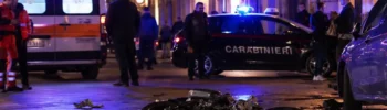 FOTO ARCHIVIO - Incidente nella notte a Ragusa con scooter coinvolto e intervento dei soccorsi