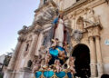 Fedeli a Ragusa durante la processione Madonna Medaglia nel centro storico
